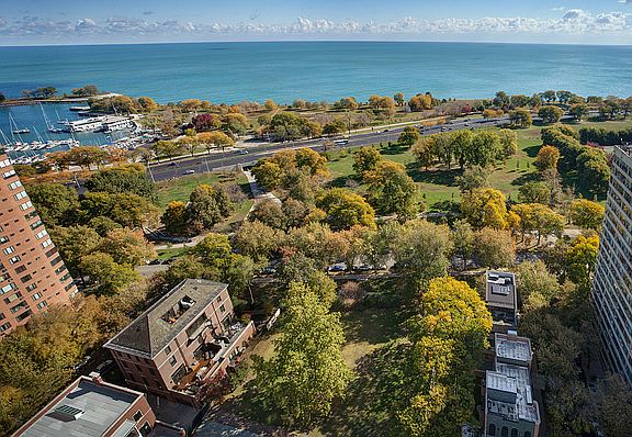 3rd image of 3010 N Lake Shore Dr