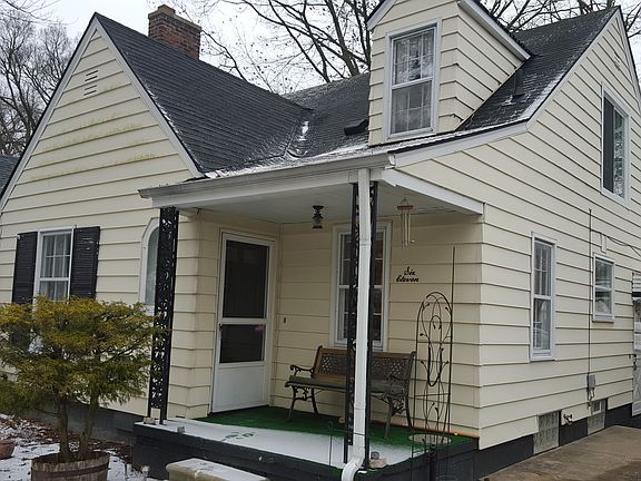 2nd image of 611 Royal Ave