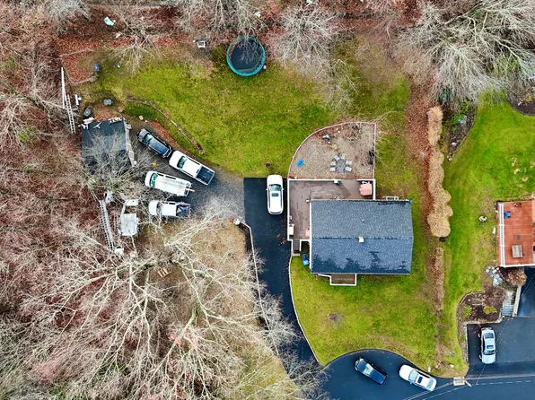 25 Henso Drive, Danbury, CT 06811