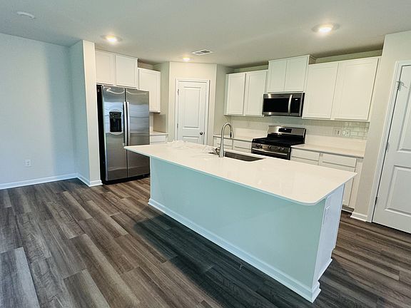 5th image of 10142 Chatham Run Ln #10142