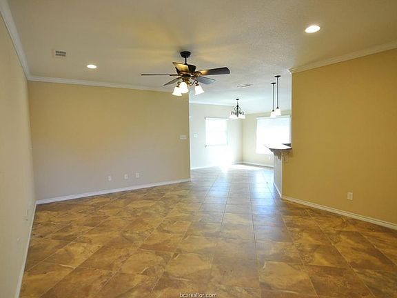 2nd image of 2507 Leyla Ln
