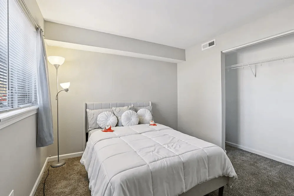 Brookwood Apartments — Photo 3