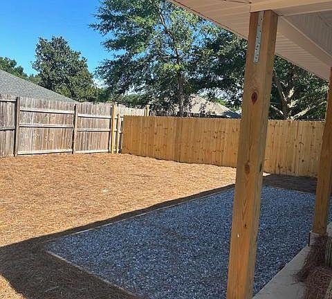 Quaint, low maintenance backyard