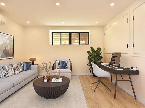 4th image of 423 Tompkins Ave APT 1B