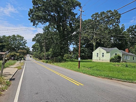 5th image of 1001 Moreland Dr SE