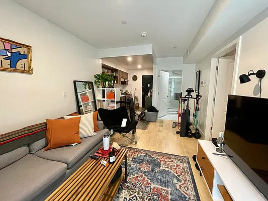 Rented by Oxford Property Group | media 12