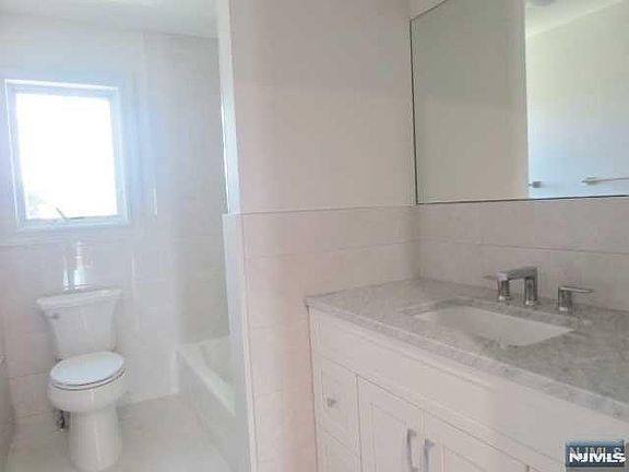 2nd image of 427 Westview Pl #A