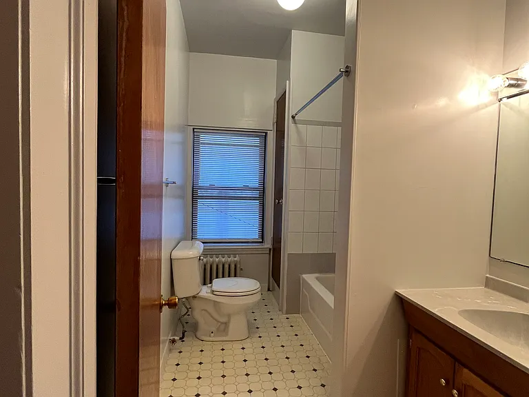 2003 Green St #3R — Photo 8