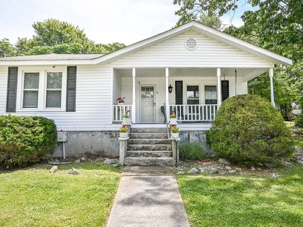 912 S Oakwood St, Rossville, GA 30741