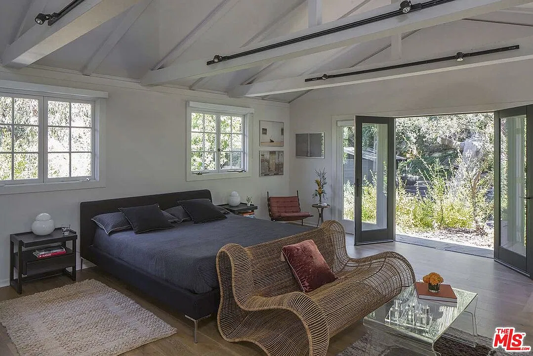 1 bed, 1.0 bath, 1000 sqft, $4,300 — Photo 2