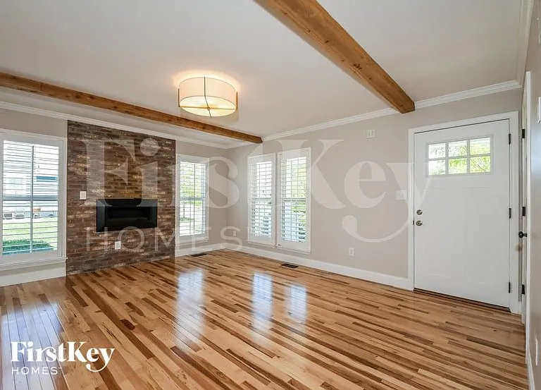 3218 Tiber St — Photo 2