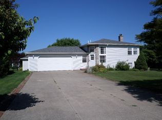 5286 Waterhouse Dr, Erie, PA 16510