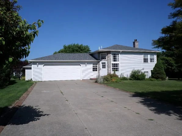 5286 Waterhouse Dr, Erie, PA 16510