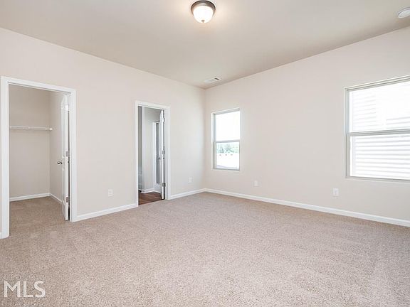 3rd image of 524 Sunrise Ln #402