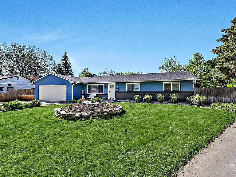 10818 W Marlinwood Dr — Photo 2