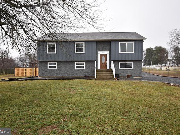 2nd image of 6894 Maplewood Dr