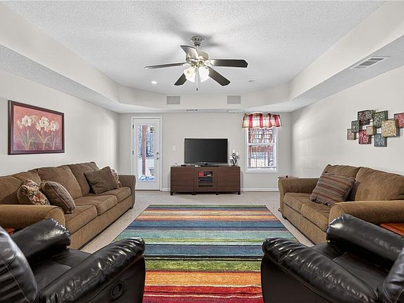 4th image of 143 Autumn Run Pl