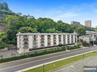 1150 River Road #4H, Edgewater, NJ 07020