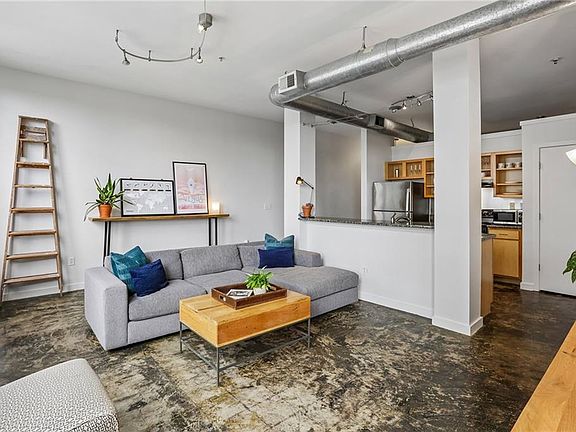 4th image of 800 Peachtree St NE APT 8613