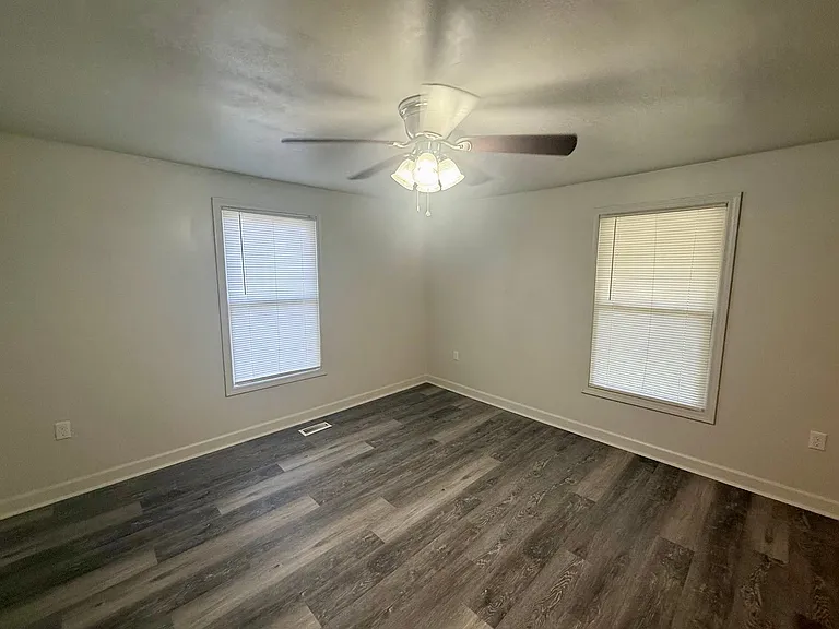 1104 Attica St — Photo 12