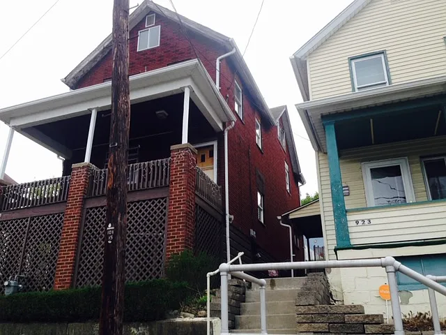 921 Meadow Ave photo 1