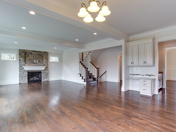4th image of 1619 Woodmoor Ln
