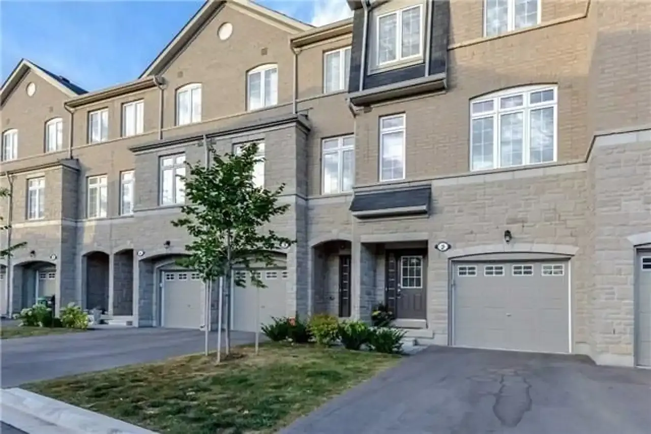 1129 Haig Blvd — Photo 1