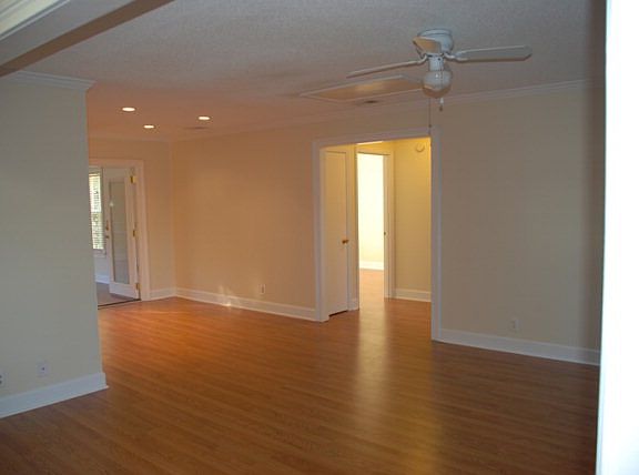 4th image of 410 W Shore Dr