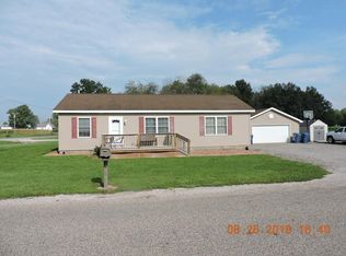 605 Lucas Ln, Oakwood, IL 61858