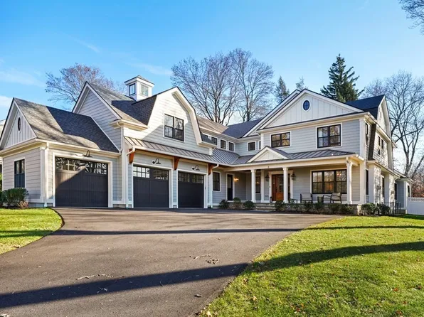 6 Juniper Pl, Lexington, MA 02420