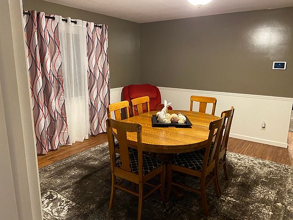 3rd image of 489 Brenda Dr