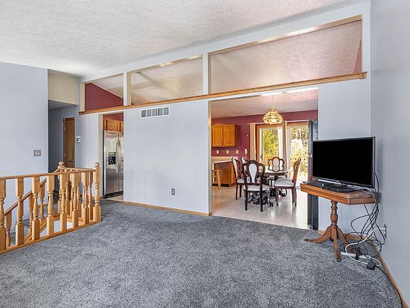 3rd image of 1496 Independence Dr