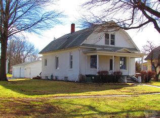 106 Front St, Elliott, IA 51532