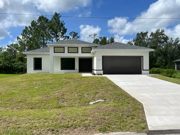 1904 E 11th St, Lehigh Acres, FL 33936