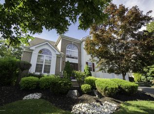 40 Periwinkle Cir, Tinton Falls, NJ 07712