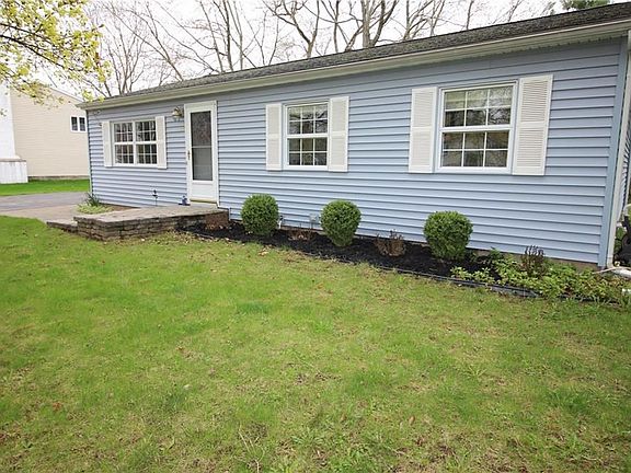 3rd image of 190 Wildflower Dr