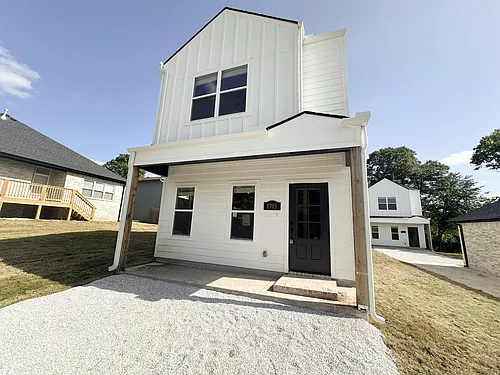 1703 W Holly St Photo 1