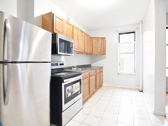 2nd image of 118 W 137th St #3C
