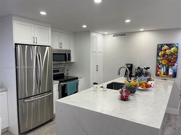 5th image of 15605 SW 74th Circle Dr APT 15