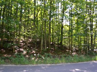 200 Beaux Rivages Dr, Harbor Springs, MI 49740