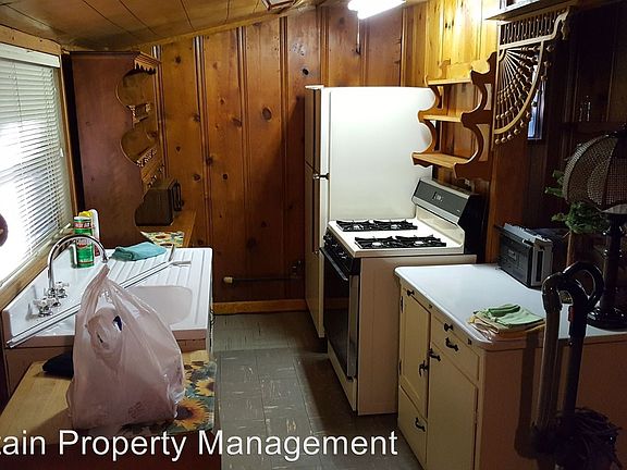 2nd image of 586 Shady Dell Ln