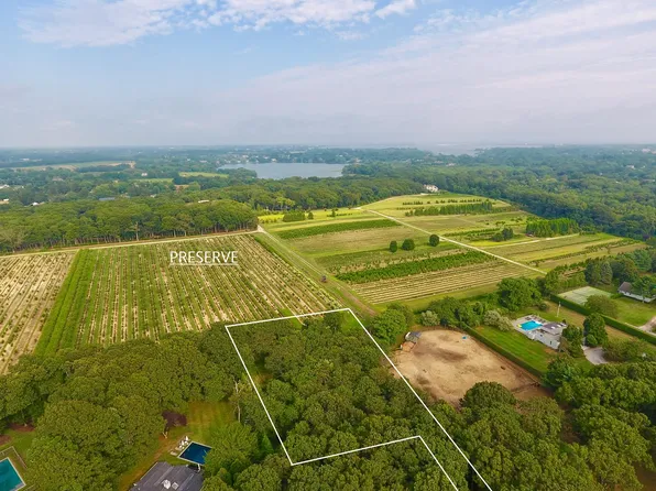 326 Seven Ponds Towd Rd, Water Mill, NY 11976