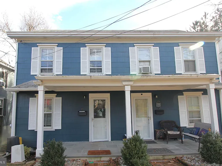 11-13 Hart Ave — Photo 1