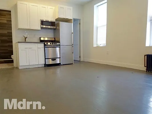 Rented by Mdrn Residential | media 12