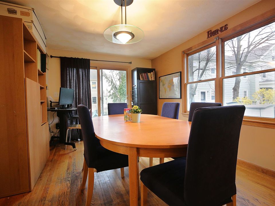 73 Winter DINING AREA