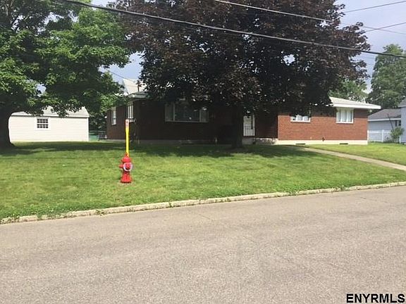 3rd image of 76 1st St