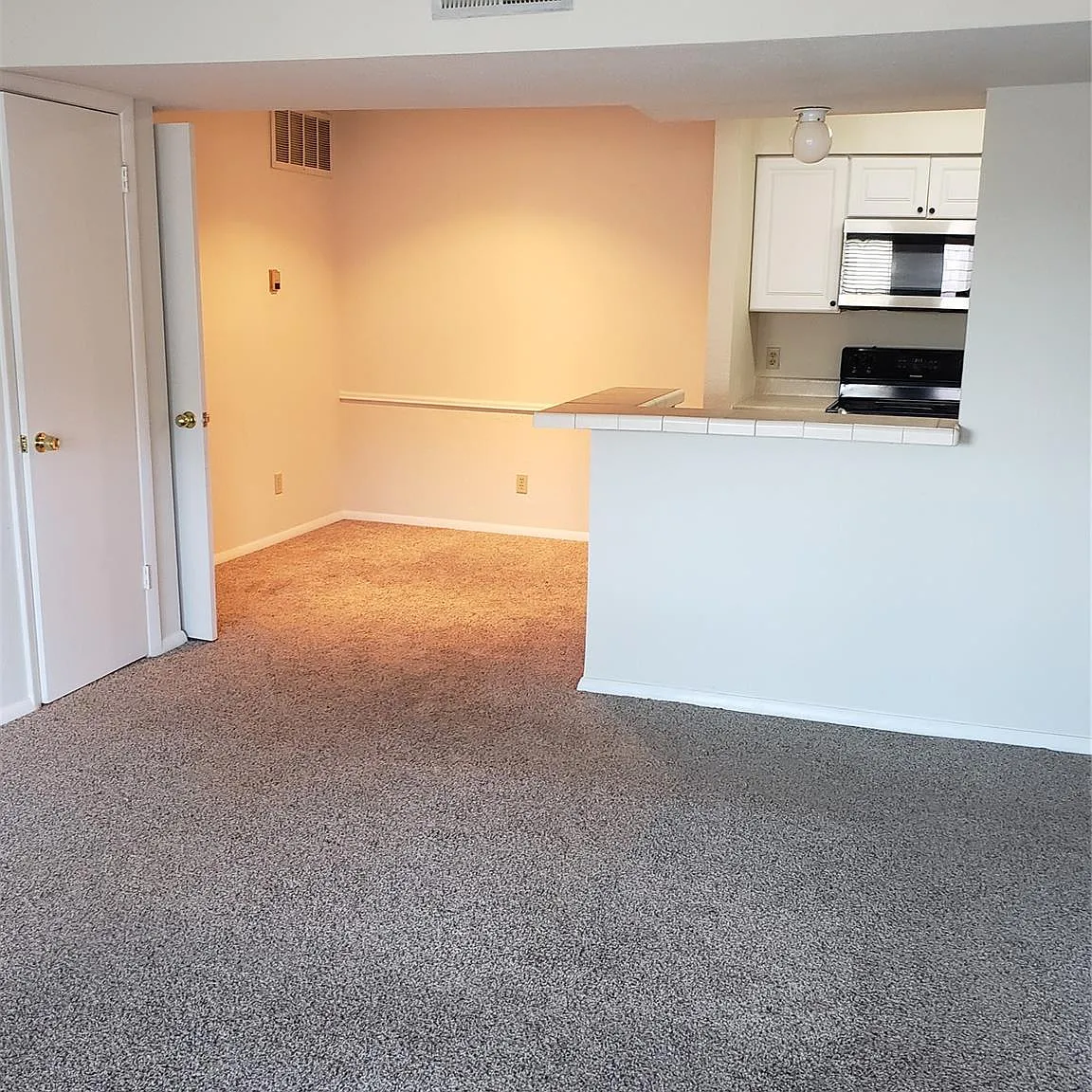 2 bed, 863 sqft, $1,295 — Photo 4
