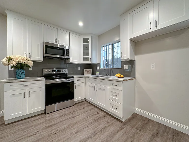 925 Edith Ave #B — Photo 14