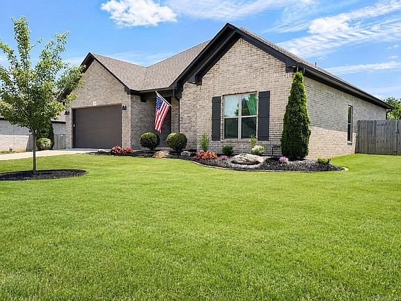 3rd image of 29 Wedgewood Dr