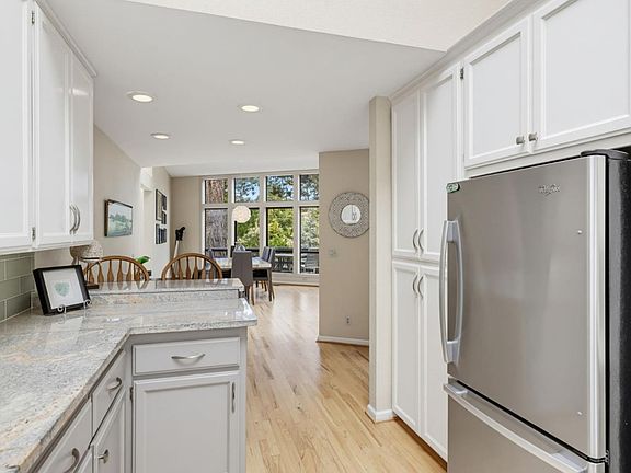 4th image of 103 Dunsmuir Ct